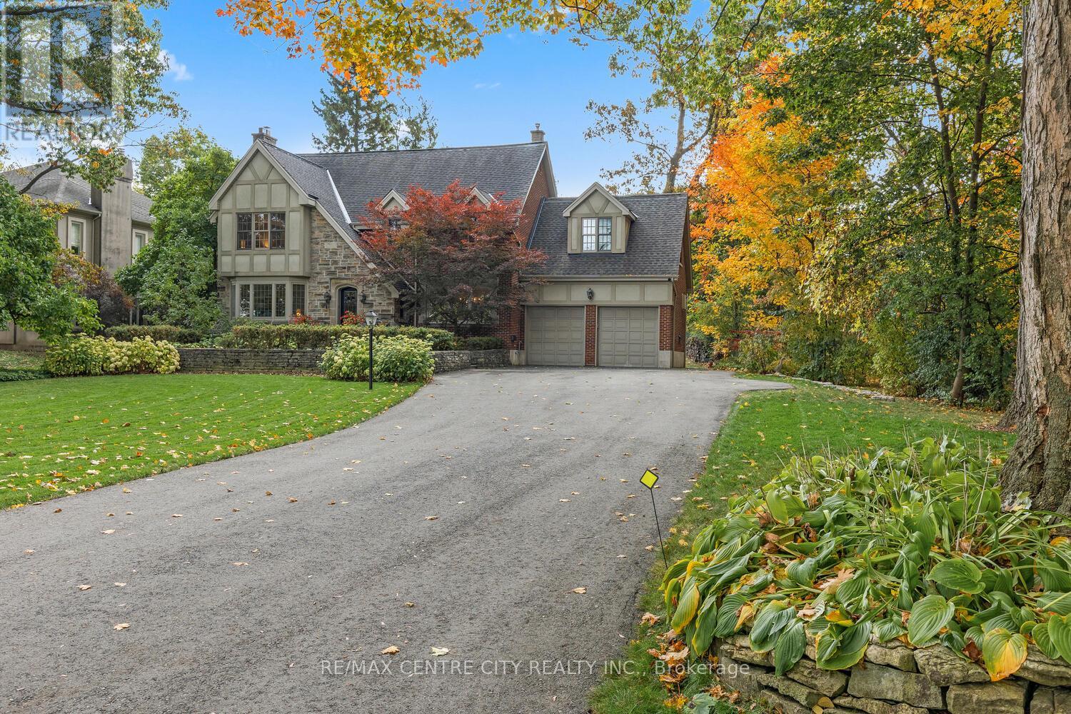 Single Family House for Sale in  SCENIC DRIVE Hamilton (Mountview) 