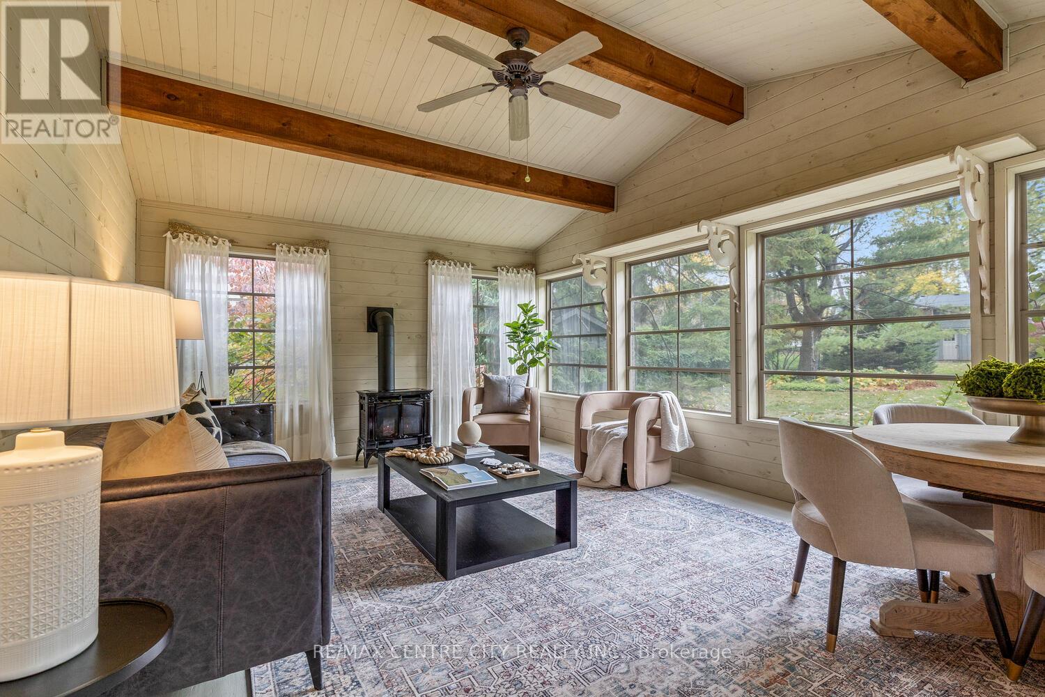 Single Family House for Sale in  SCENIC DRIVE Hamilton (Mountview) 