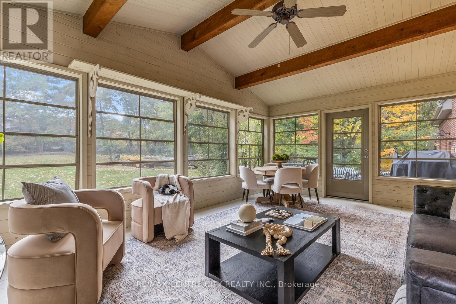 Single Family House for Sale in  SCENIC DRIVE Hamilton (Mountview) 