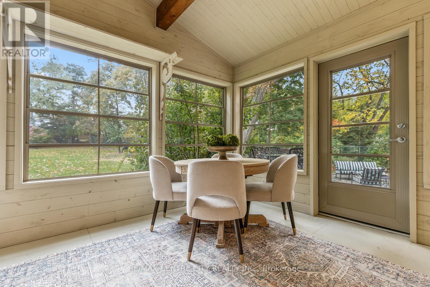 Single Family House for Sale in  SCENIC DRIVE Hamilton (Mountview) 