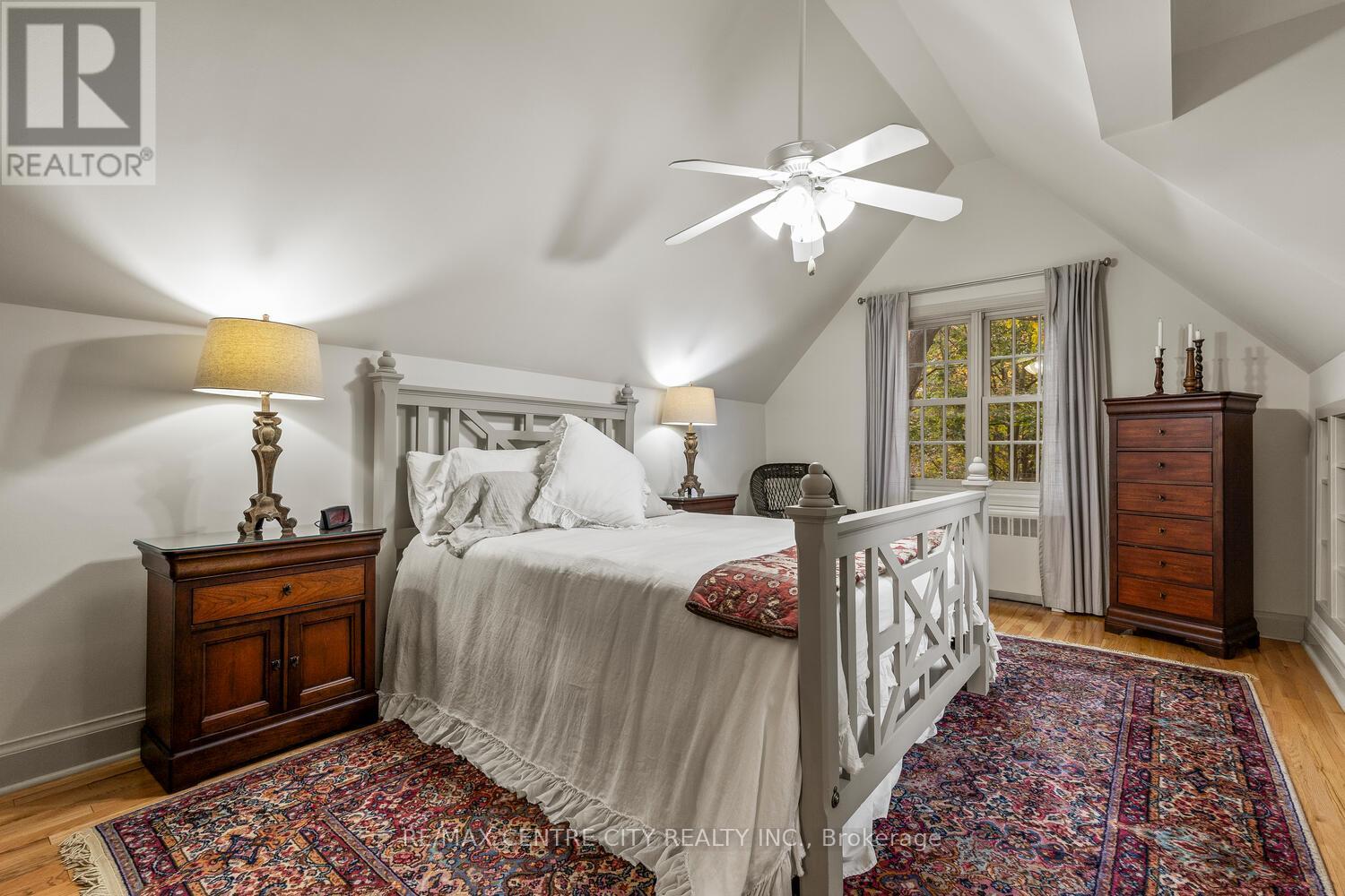 Single Family House for Sale in  SCENIC DRIVE Hamilton (Mountview) 