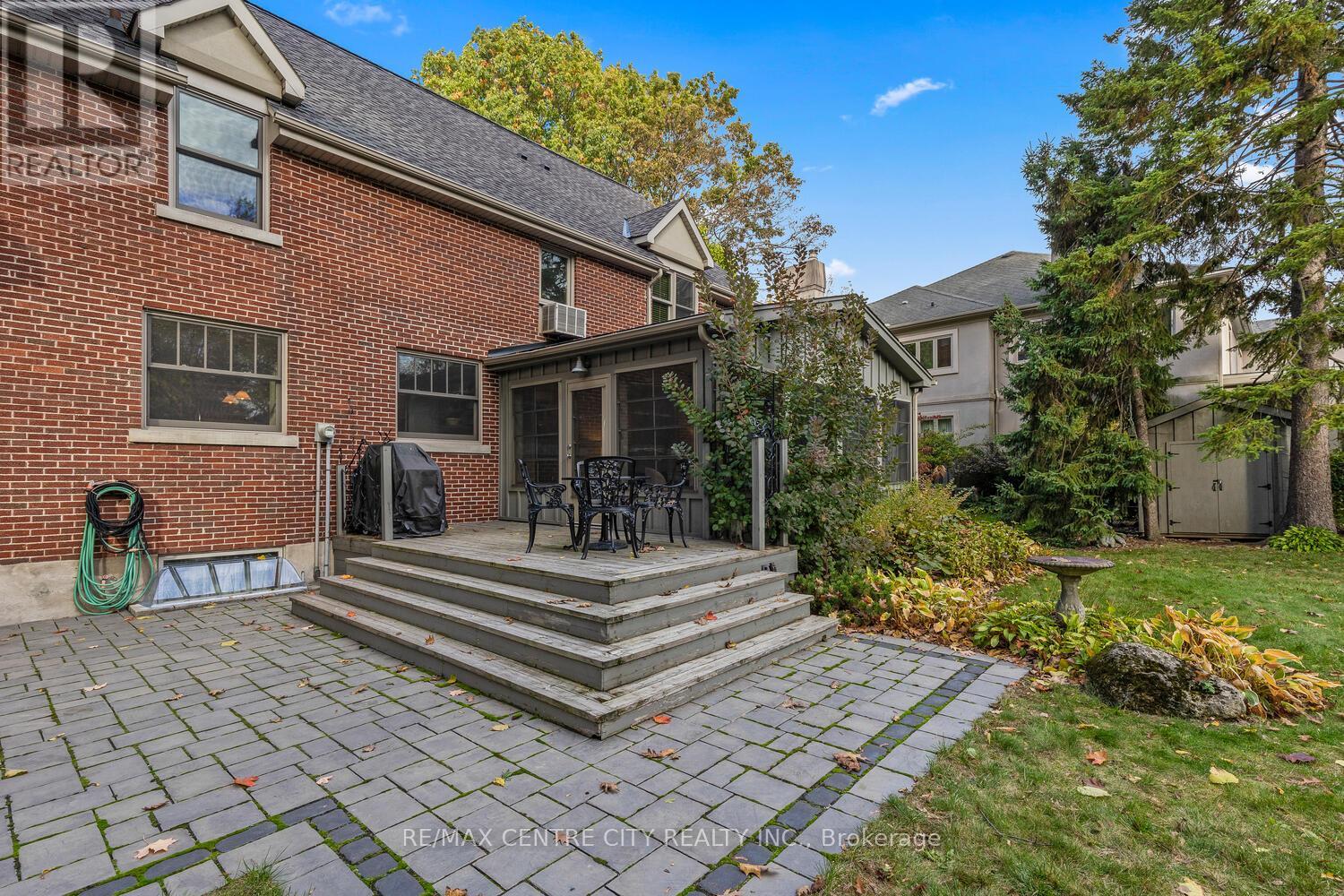 Single Family House for Sale in  SCENIC DRIVE Hamilton (Mountview) 