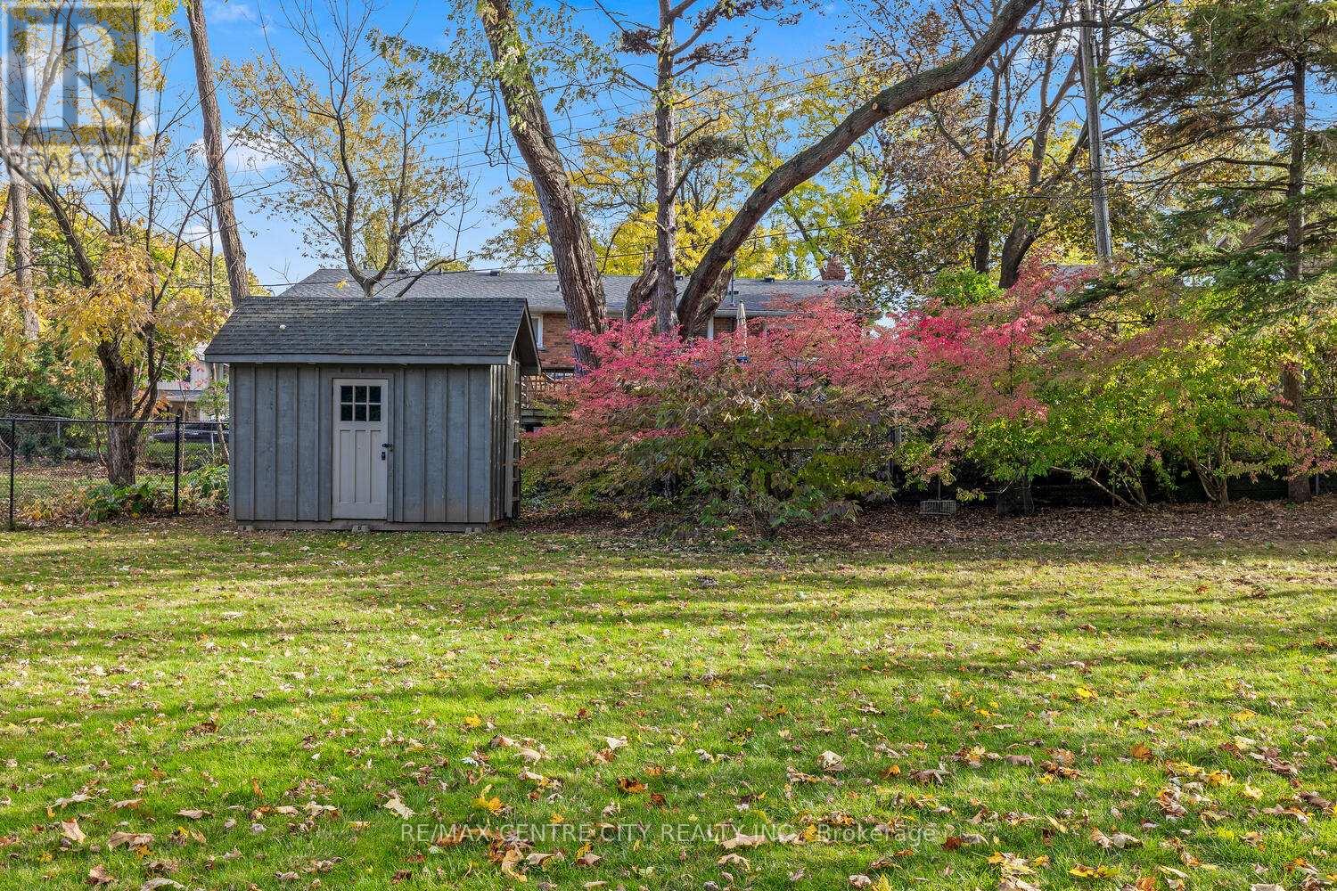 Single Family House for Sale in  SCENIC DRIVE Hamilton (Mountview) 