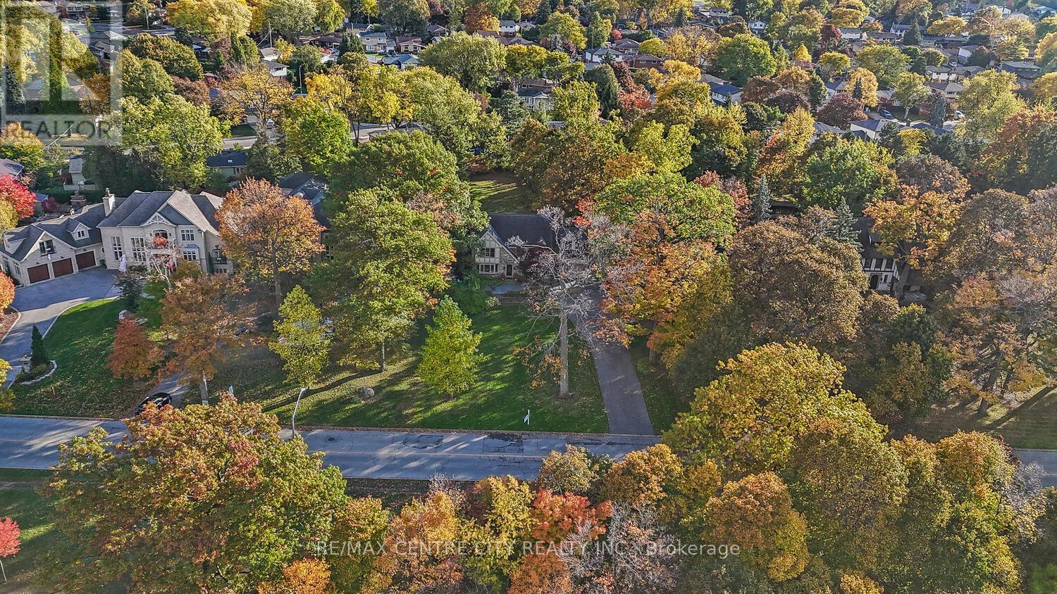 Single Family House for Sale in  SCENIC DRIVE Hamilton (Mountview) 