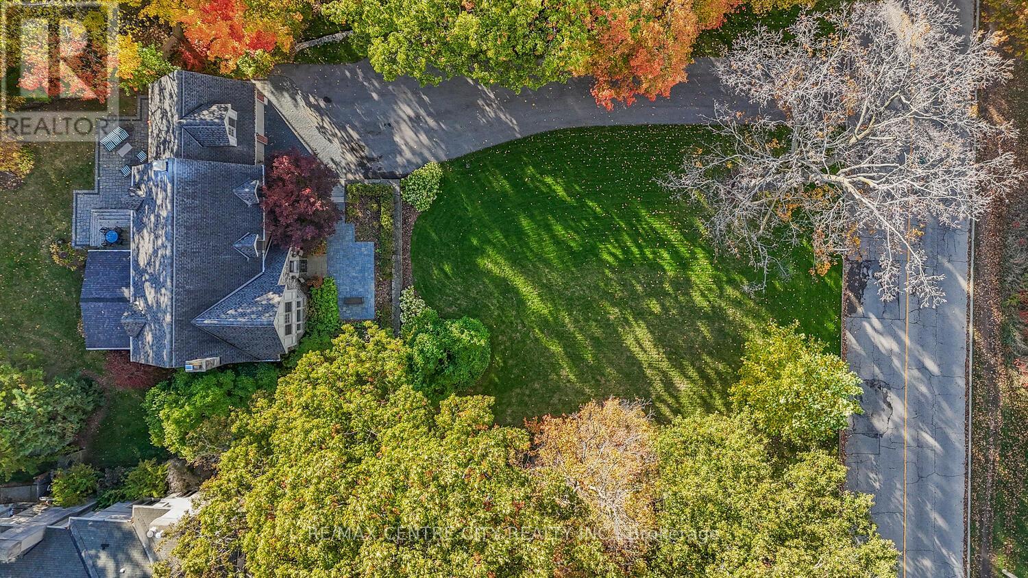 Single Family House for Sale in  SCENIC DRIVE Hamilton (Mountview) 