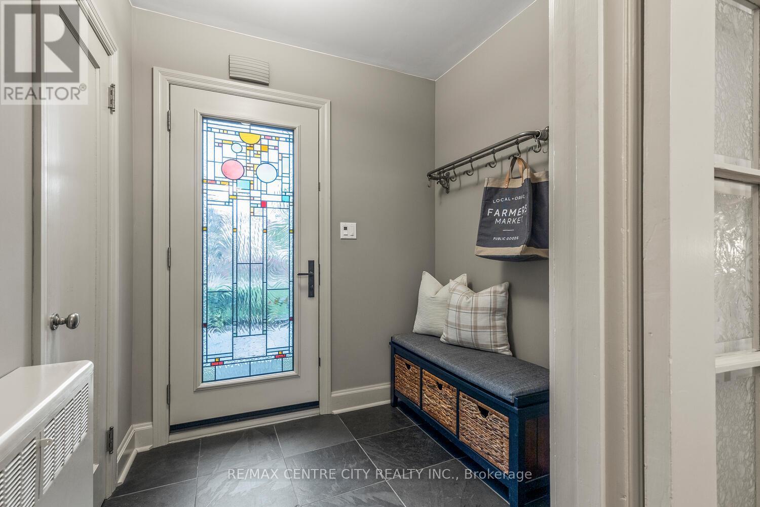 Single Family House for Sale in  SCENIC DRIVE Hamilton (Mountview) 