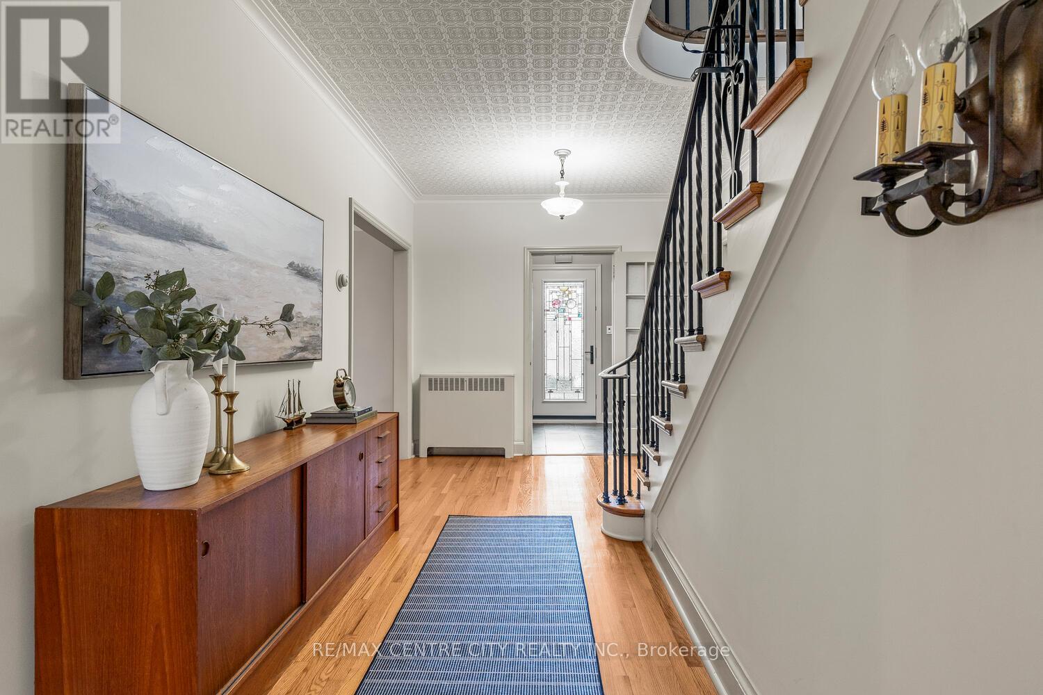 Single Family House for Sale in  SCENIC DRIVE Hamilton (Mountview) 