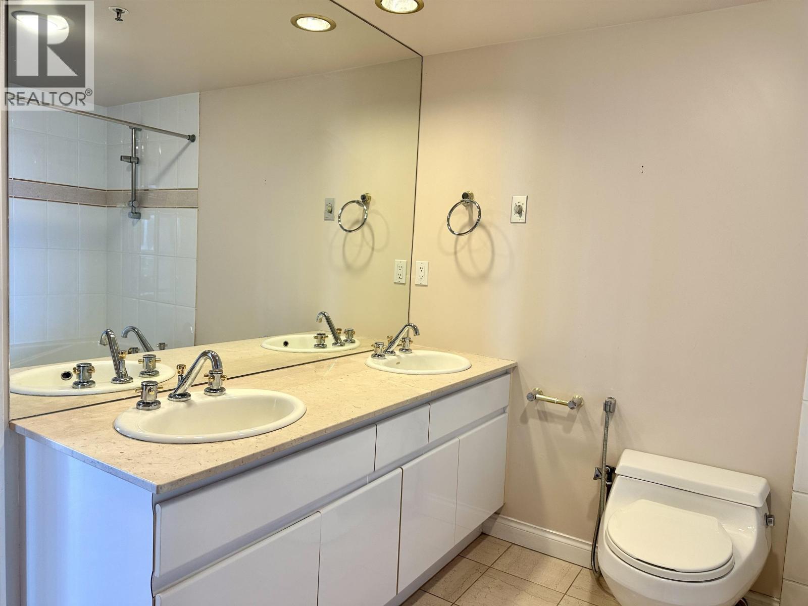 20C 338 TAYLOR WAY, West Vancouver