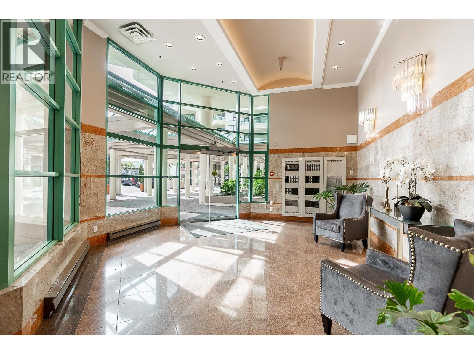 20C 338 TAYLOR WAY, West Vancouver