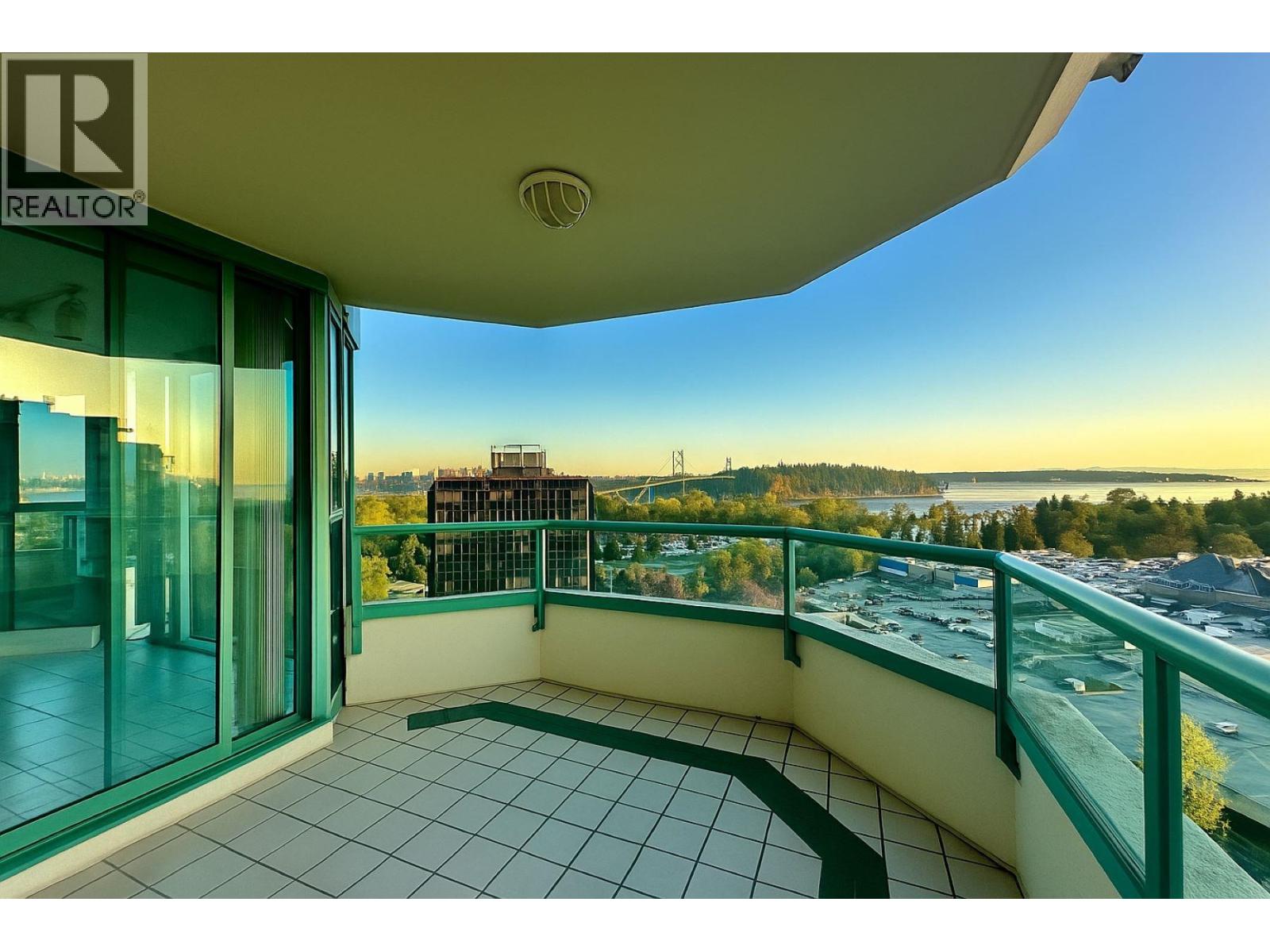 20C 338 TAYLOR WAY, West Vancouver