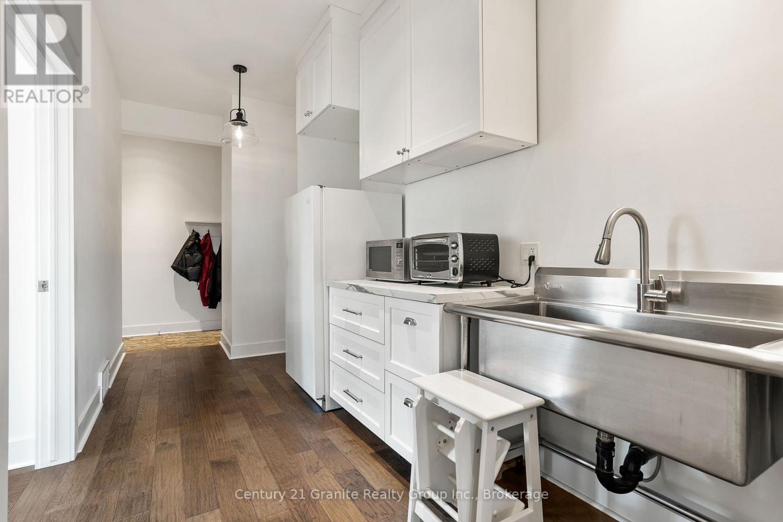 2194 UNICORN ROAD - 27
