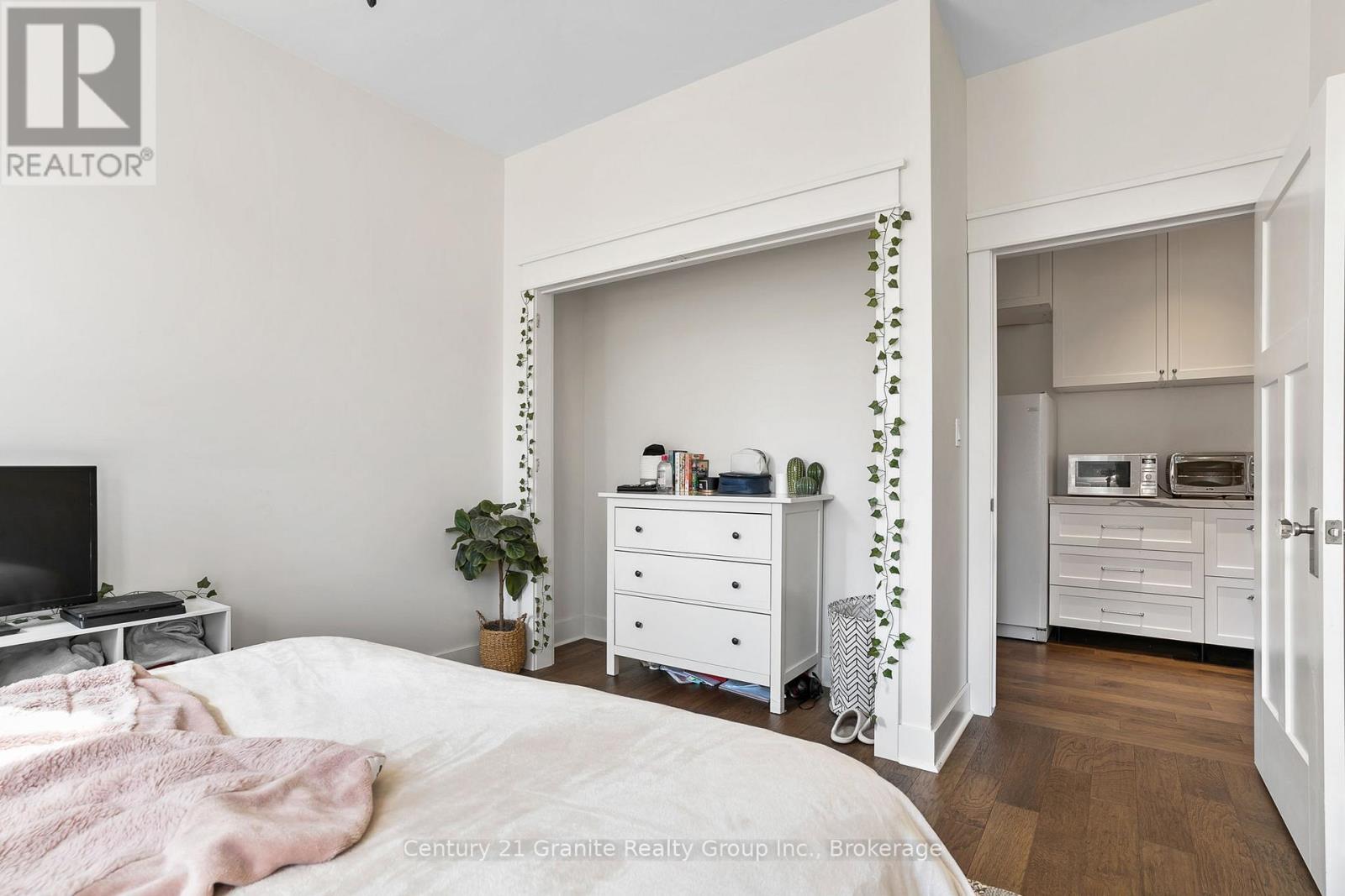 2194 UNICORN ROAD - 29