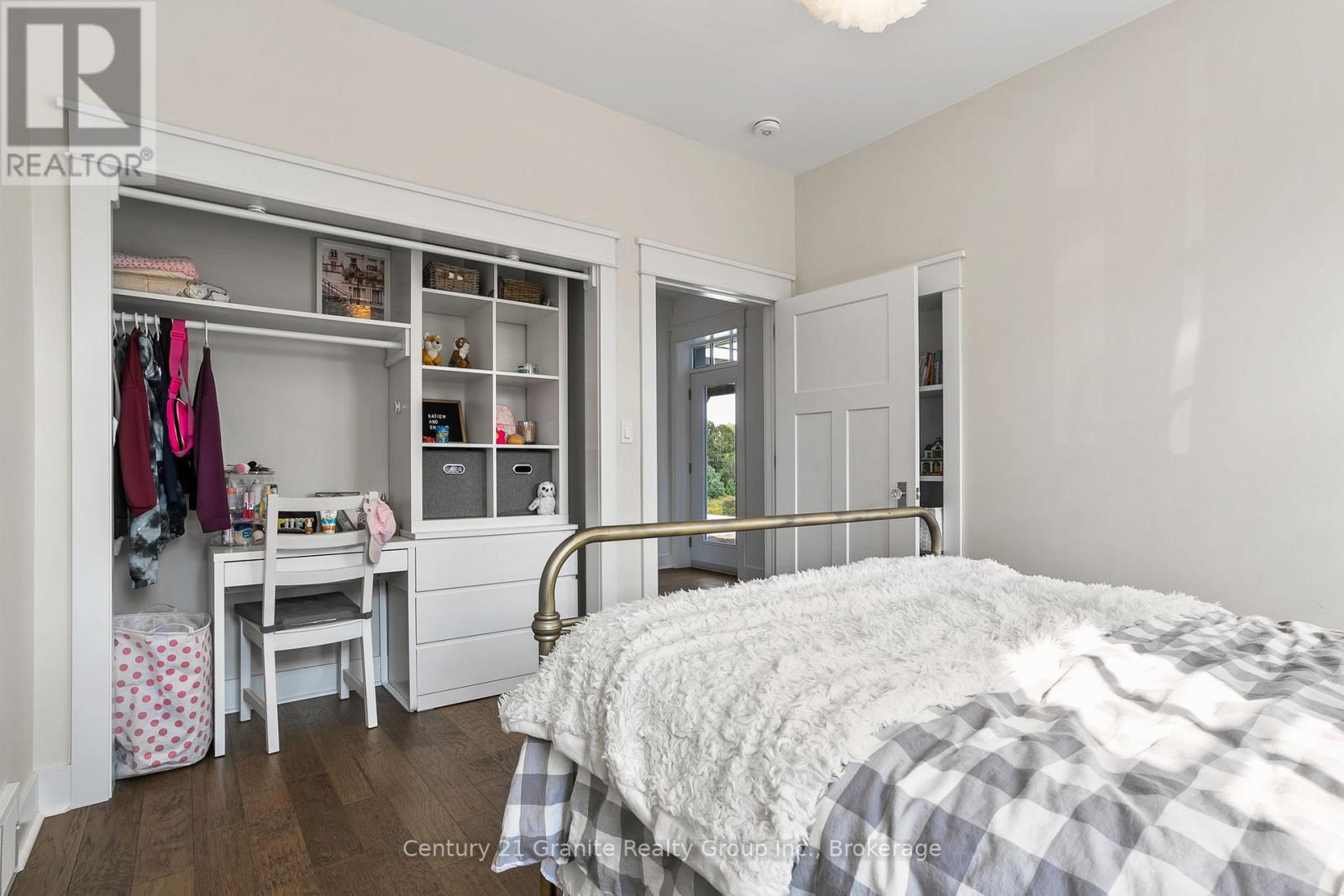 2194 UNICORN ROAD - 33