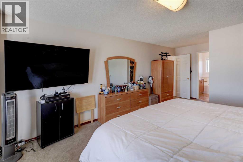 Single Family House for Sale in  Coral Reef Bay NE Coral Springs Calgary 