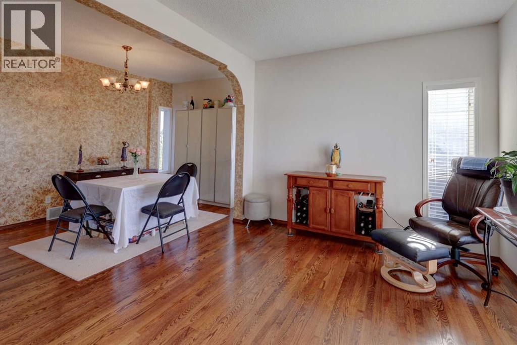 Single Family House for Sale in  Coral Reef Bay NE Coral Springs Calgary 