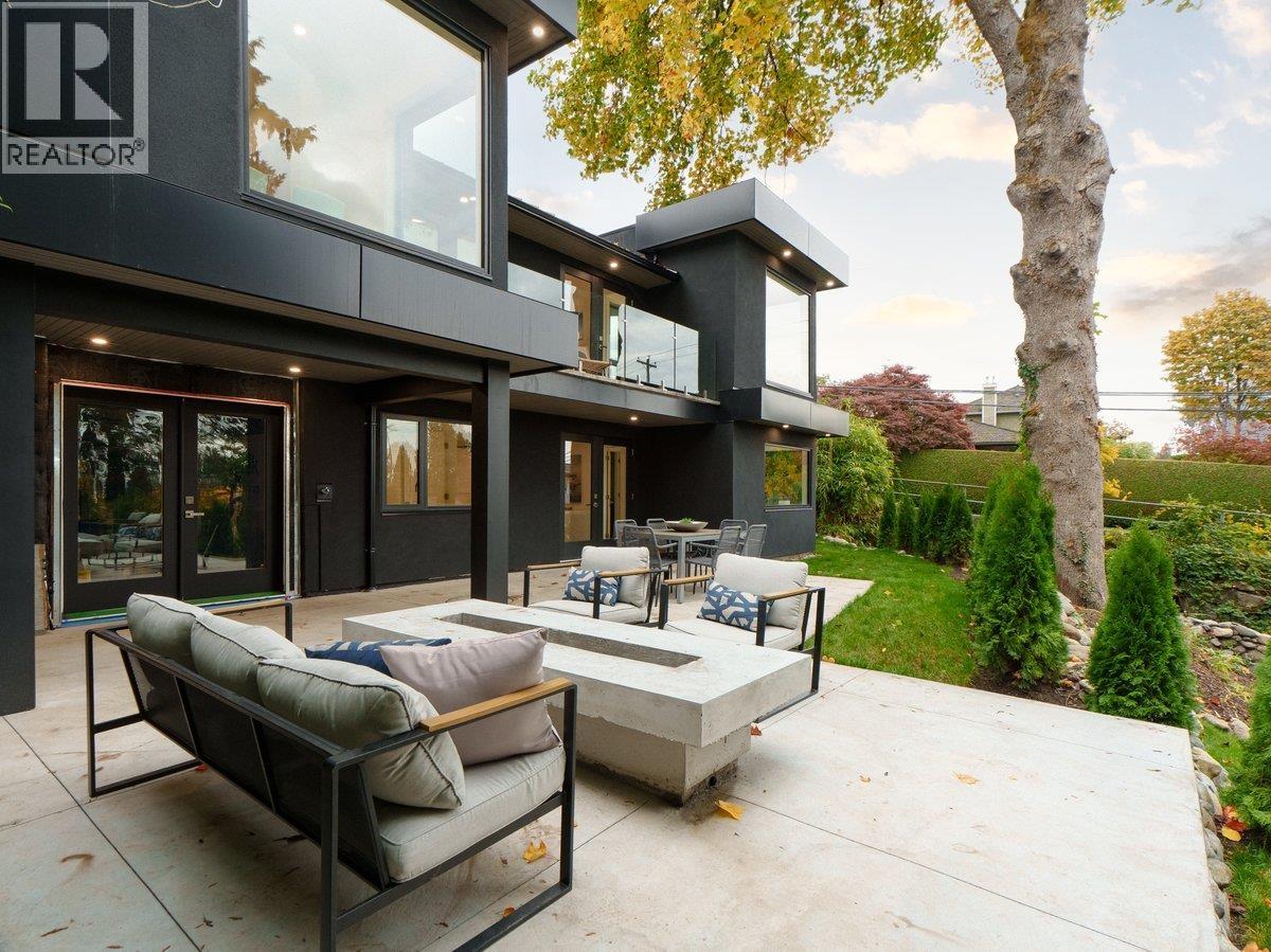 2508 NELSON AVENUE, West Vancouver