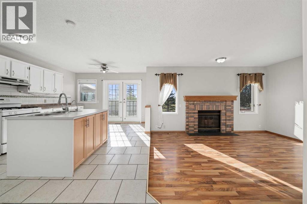Single Family House for Sale in  Riverside Crescent SE Riverbend Calgary 