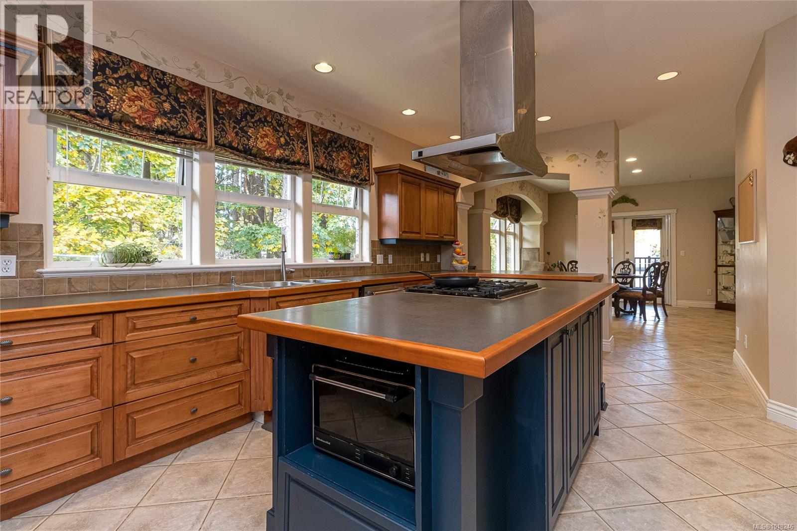 4512 Gordon Point Drive, Saanich
