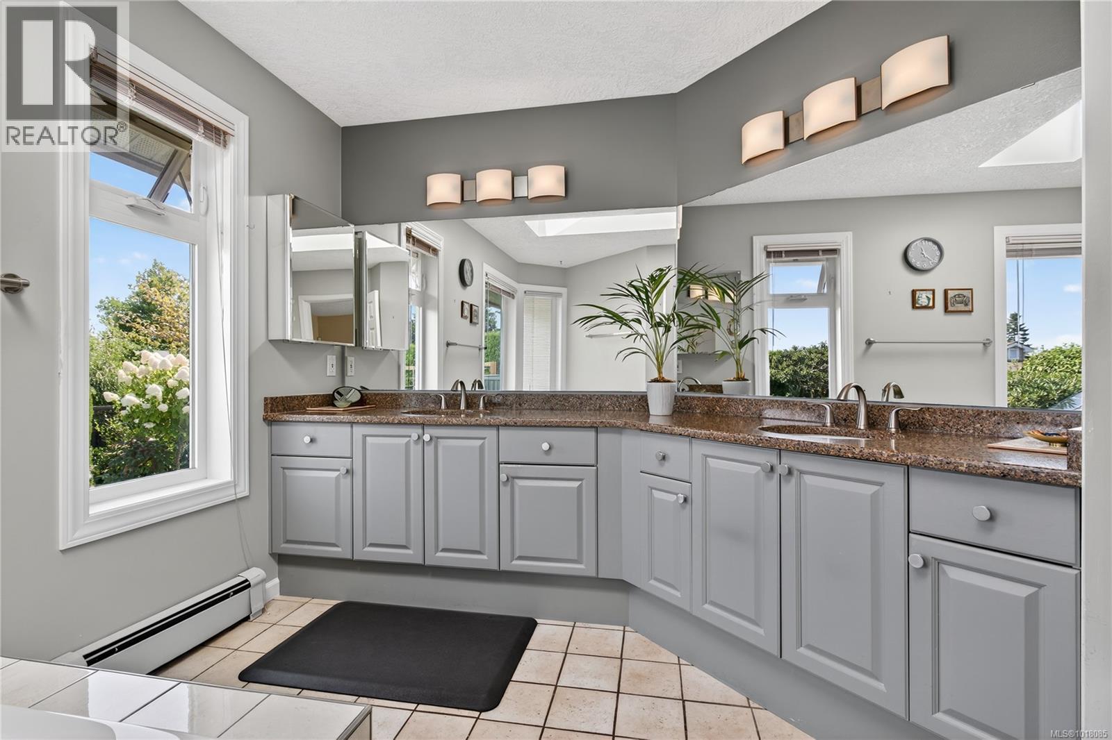 838 Gulfview Place, Saanich