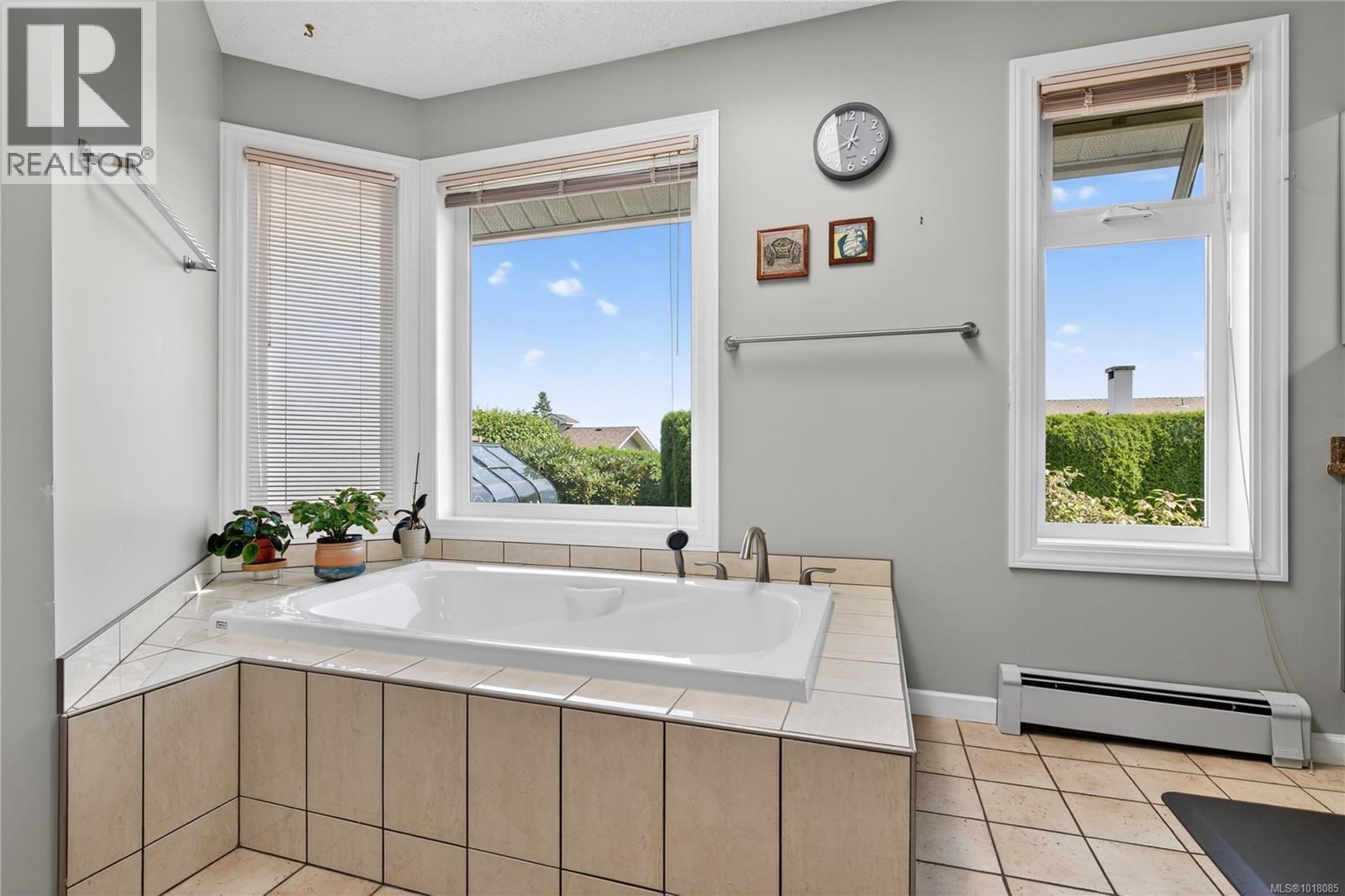 838 Gulfview Place, Saanich