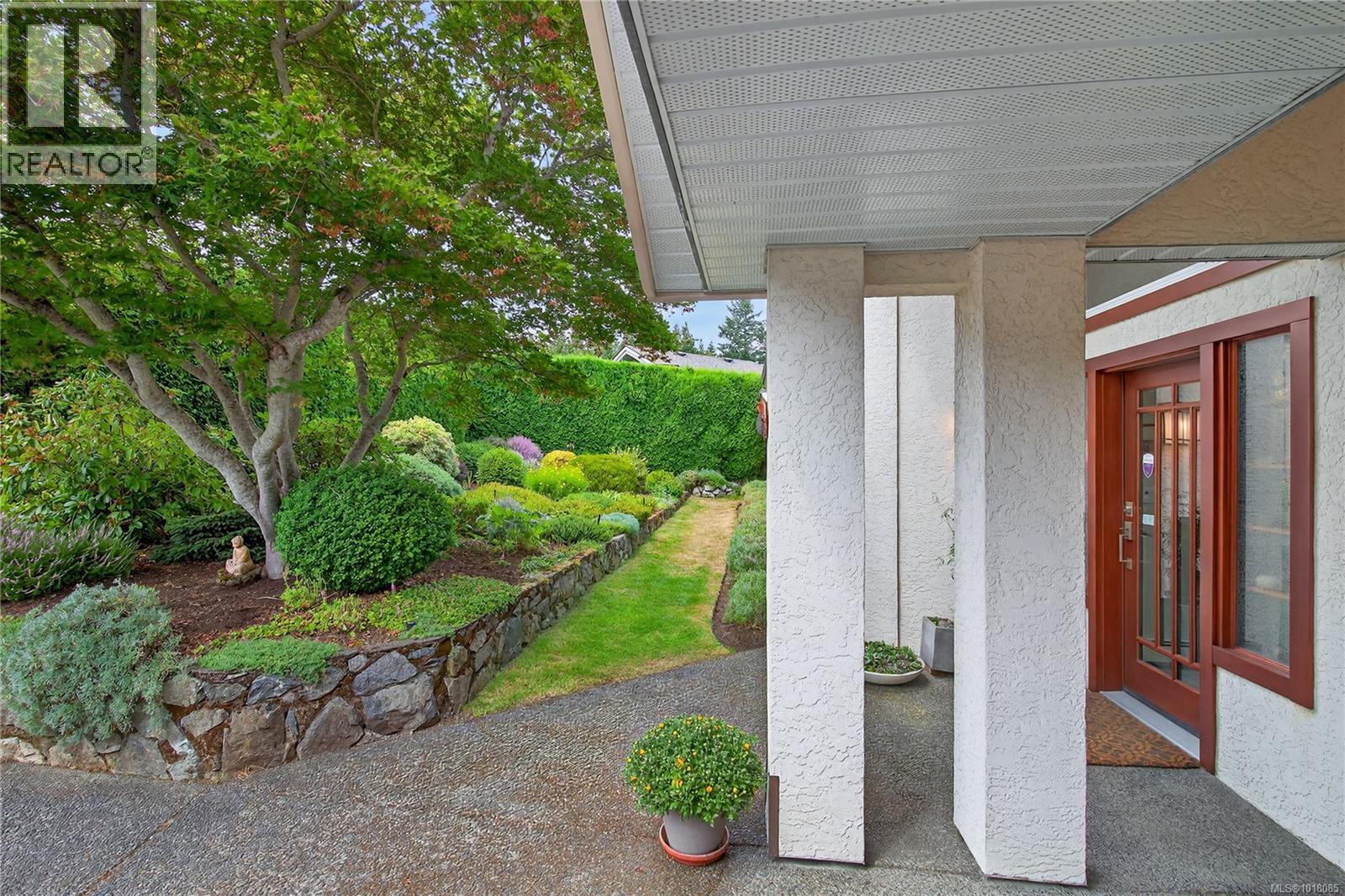 838 Gulfview Place, Saanich
