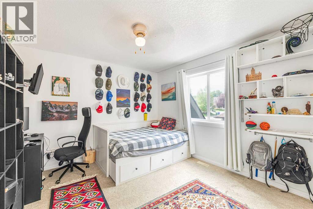 Single Family House for Sale in  Tusslewood Heights NW Tuscany Calgary 