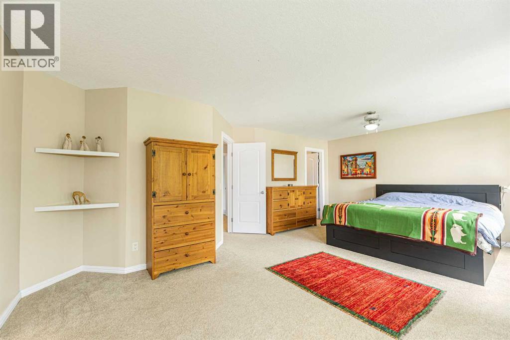 Single Family House for Sale in  Tusslewood Heights NW Tuscany Calgary 