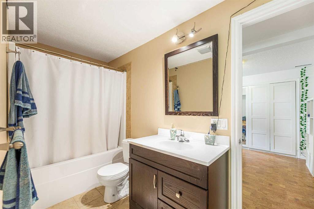 Single Family House for Sale in  Tusslewood Heights NW Tuscany Calgary 