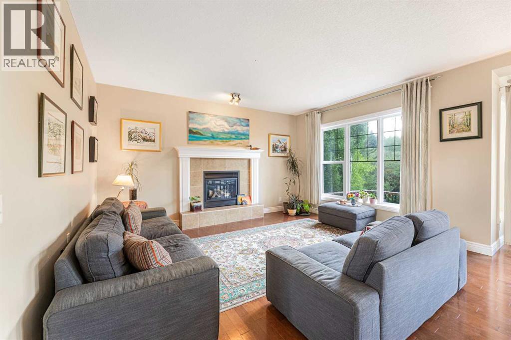 Single Family House for Sale in  Tusslewood Heights NW Tuscany Calgary 