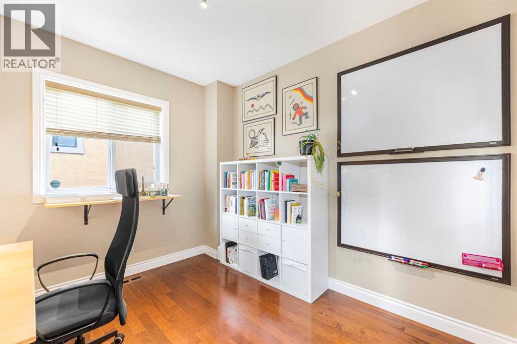 Single Family House for Sale in  Tusslewood Heights NW Tuscany Calgary 