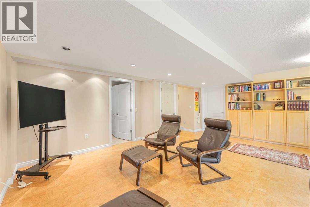 Single Family House for Sale in  Tusslewood Heights NW Tuscany Calgary 