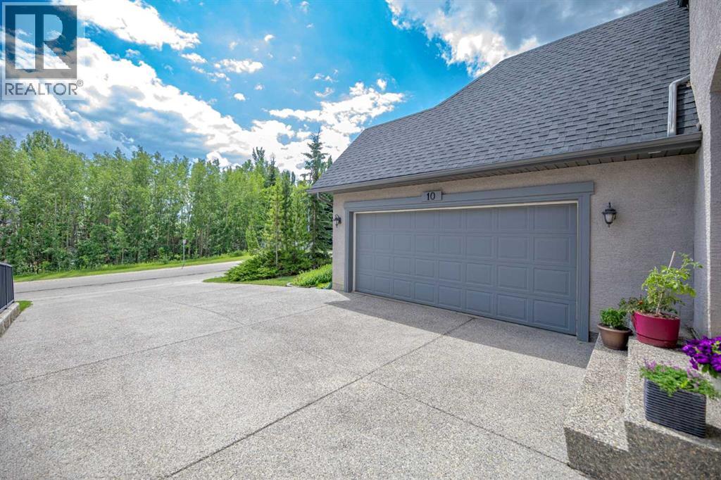 Single Family House for Sale in  Tusslewood Heights NW Tuscany Calgary 