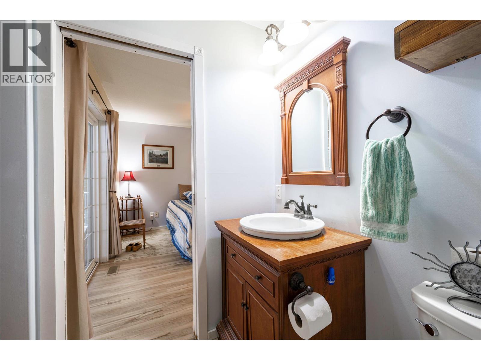 2104 Country Woods Road, Sorrento