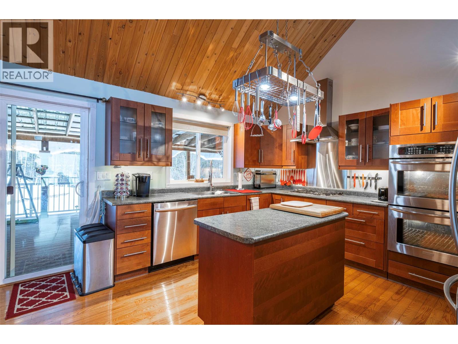 2104 Country Woods Road, Sorrento