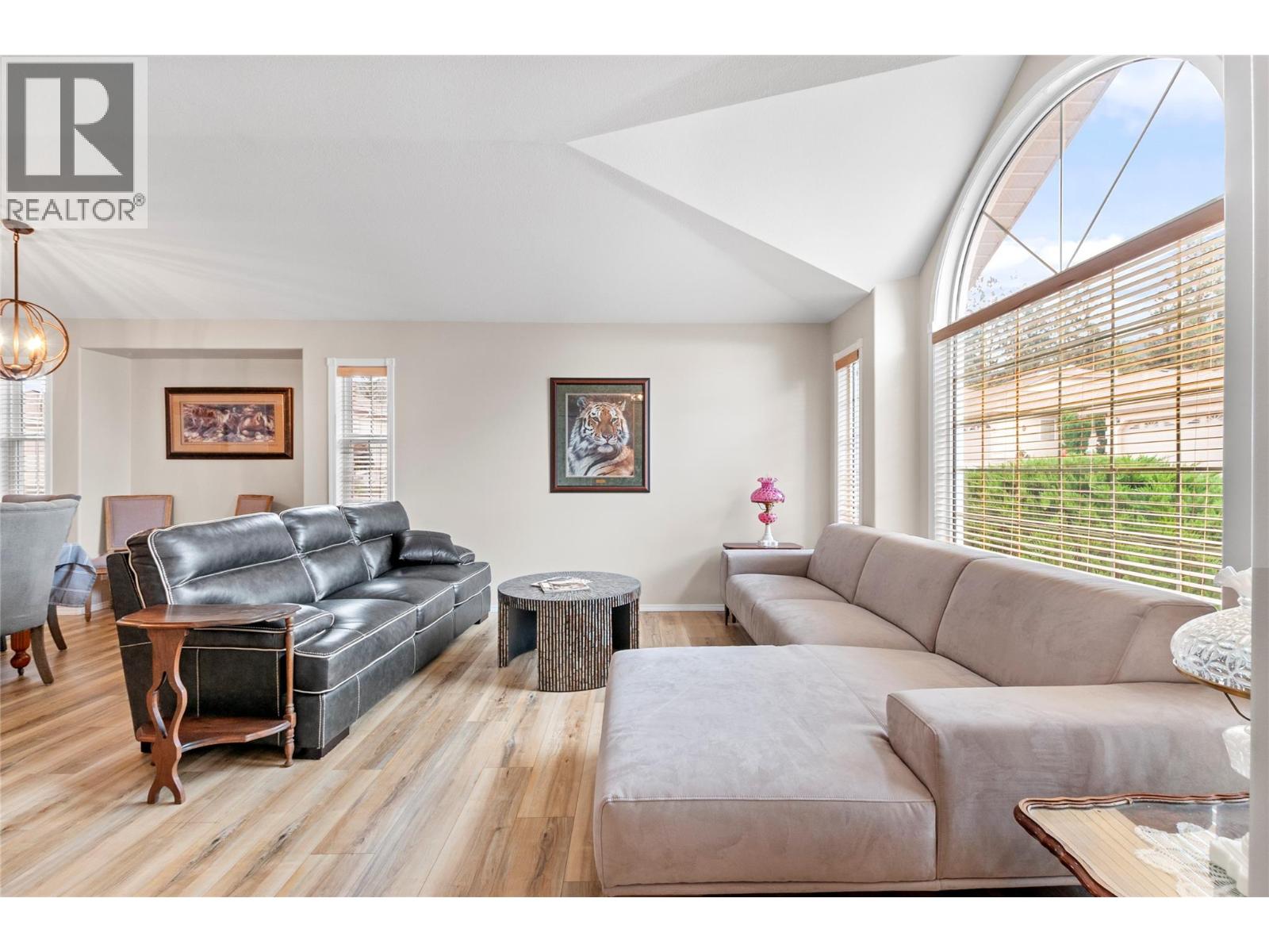 120 1634 Carmi Avenue, Penticton