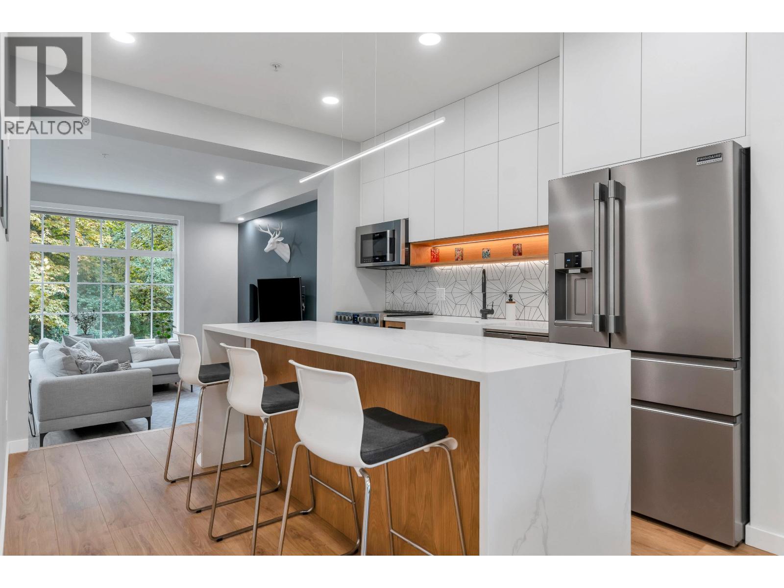 48 550 BROWNING PLACE, North Vancouver