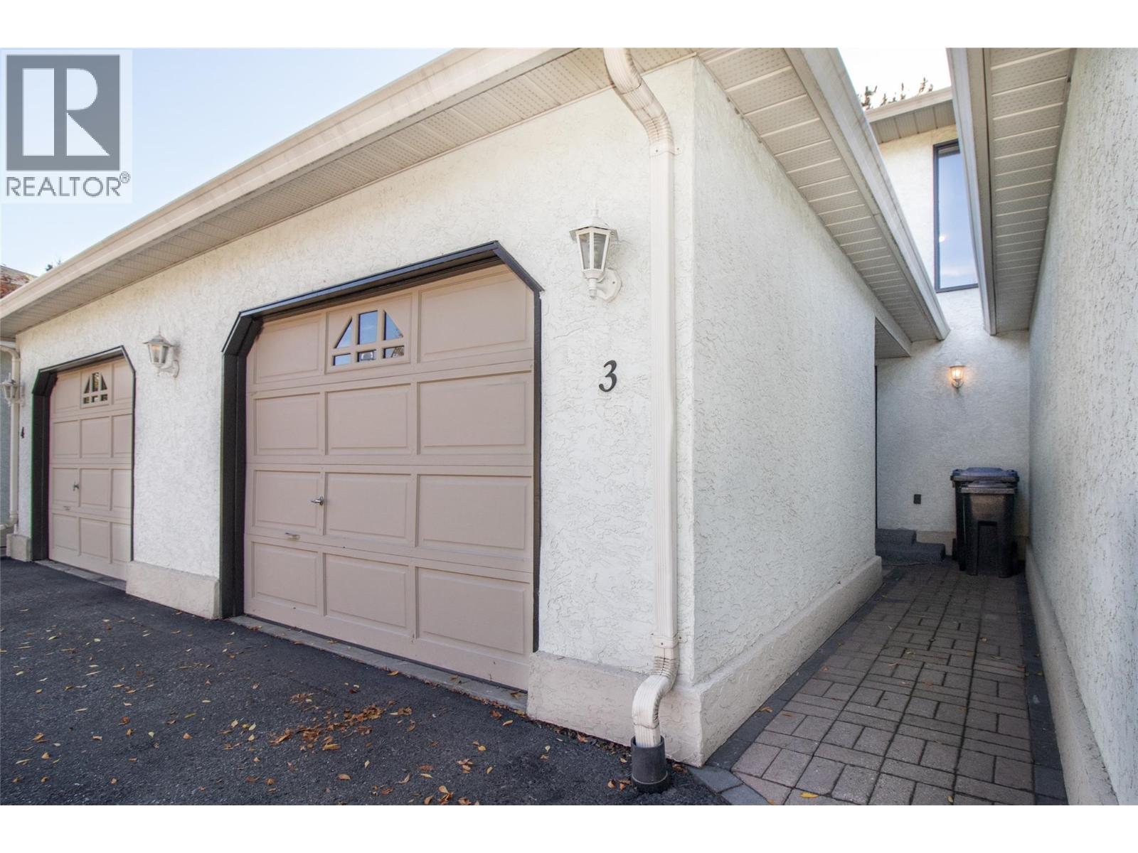 #3-130 Dundas Road, Kelowna
