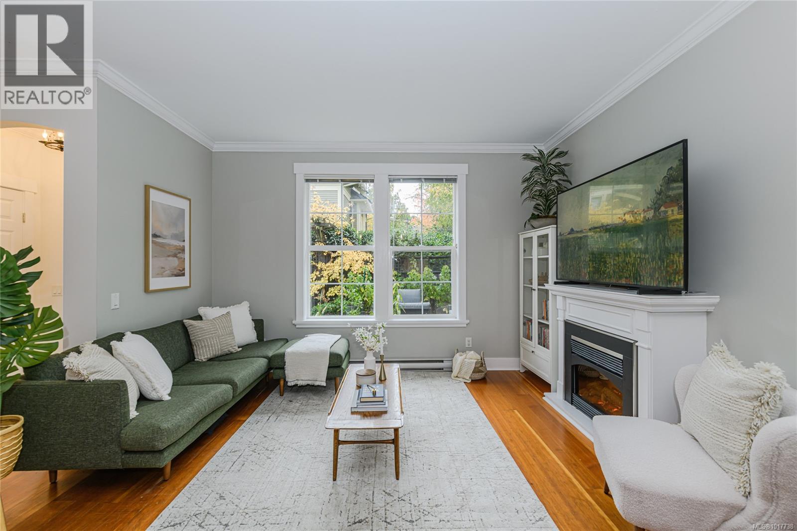 1 2738 Fifth Street, Victoria
