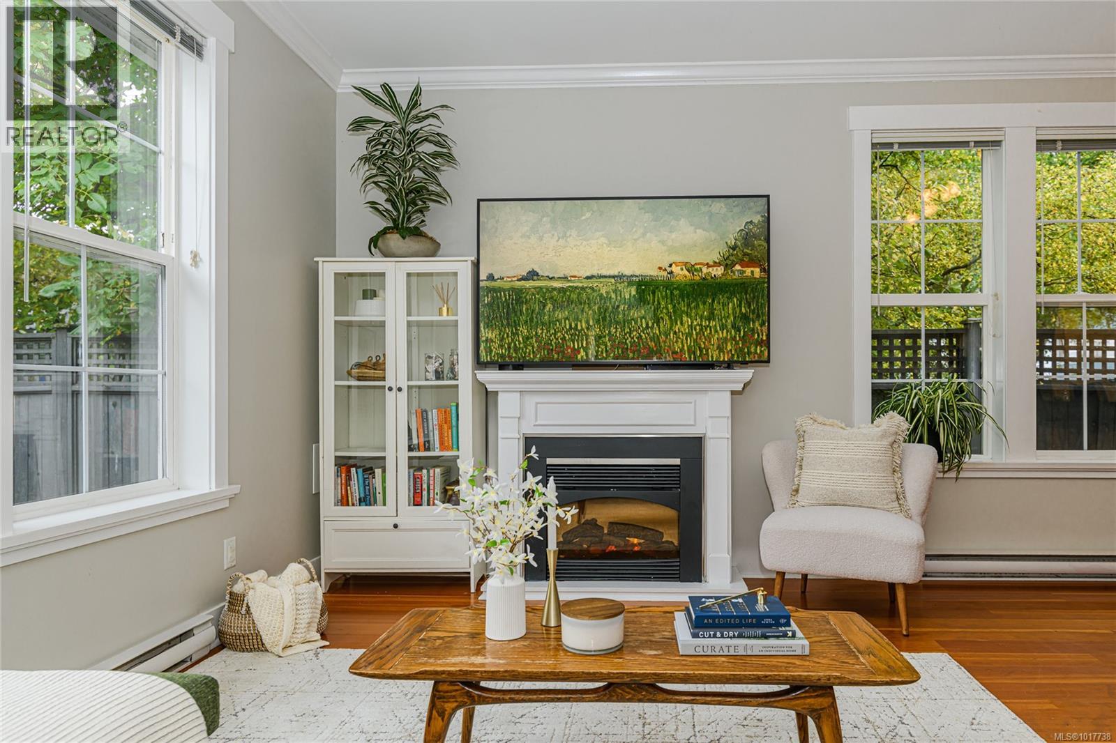 1 2738 Fifth Street, Victoria