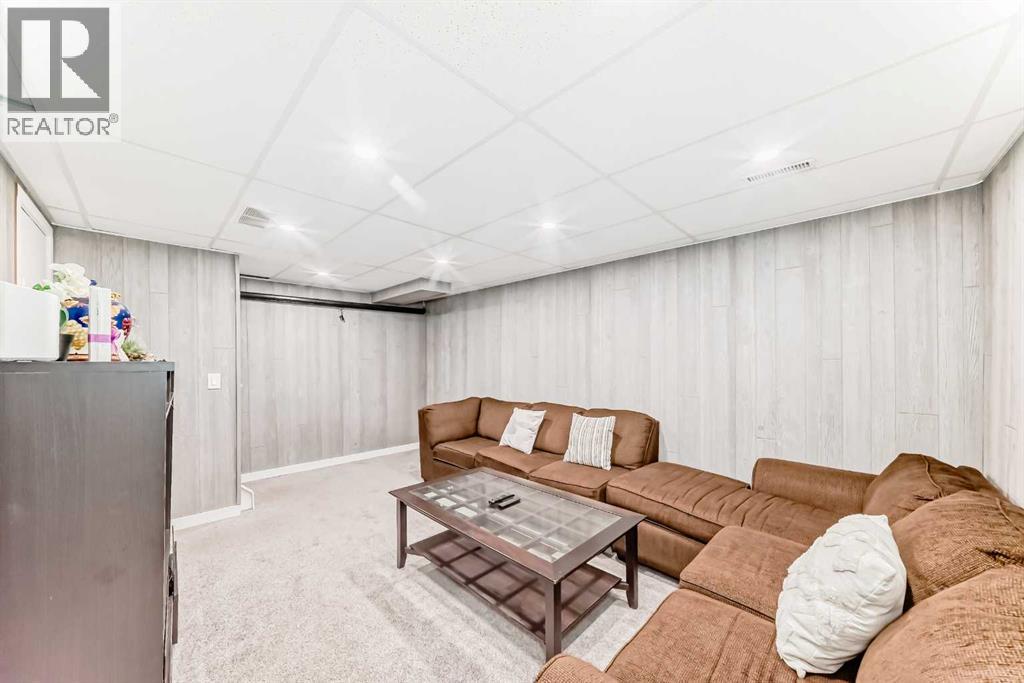 Single Family House for Sale in  Penedo Way SE Penbrooke Meadows Calgary 