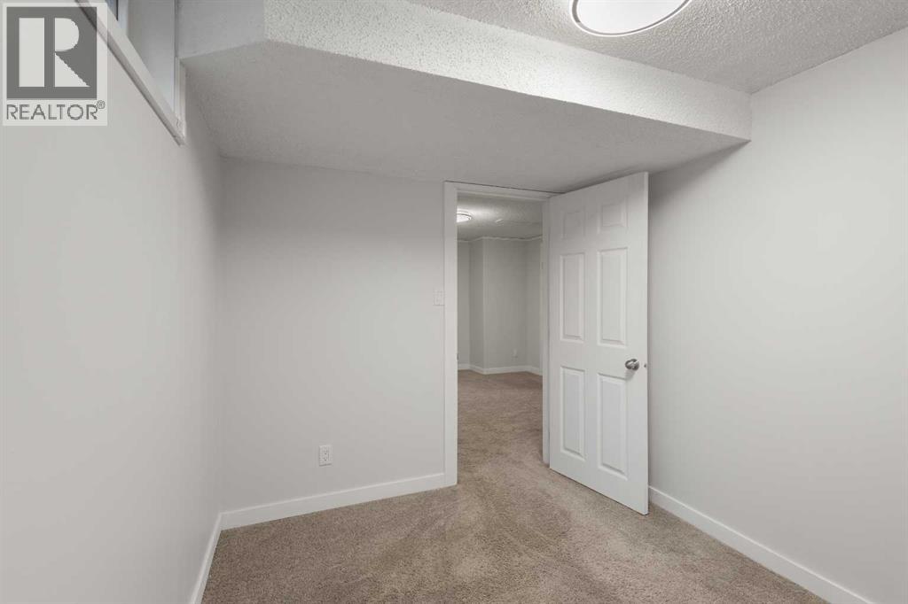 Single Family House for Sale in  Abalone Place NE Abbeydale Calgary 