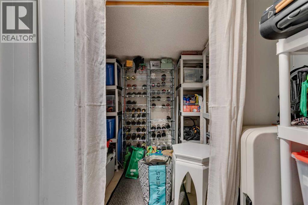 Single Family House for Sale in  Frontenac Avenue SW Upper Mount Royal Calgary 