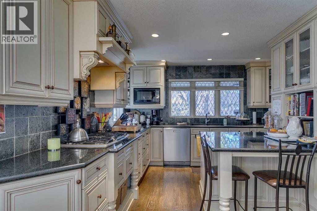 Single Family House for Sale in  Frontenac Avenue SW Upper Mount Royal Calgary 