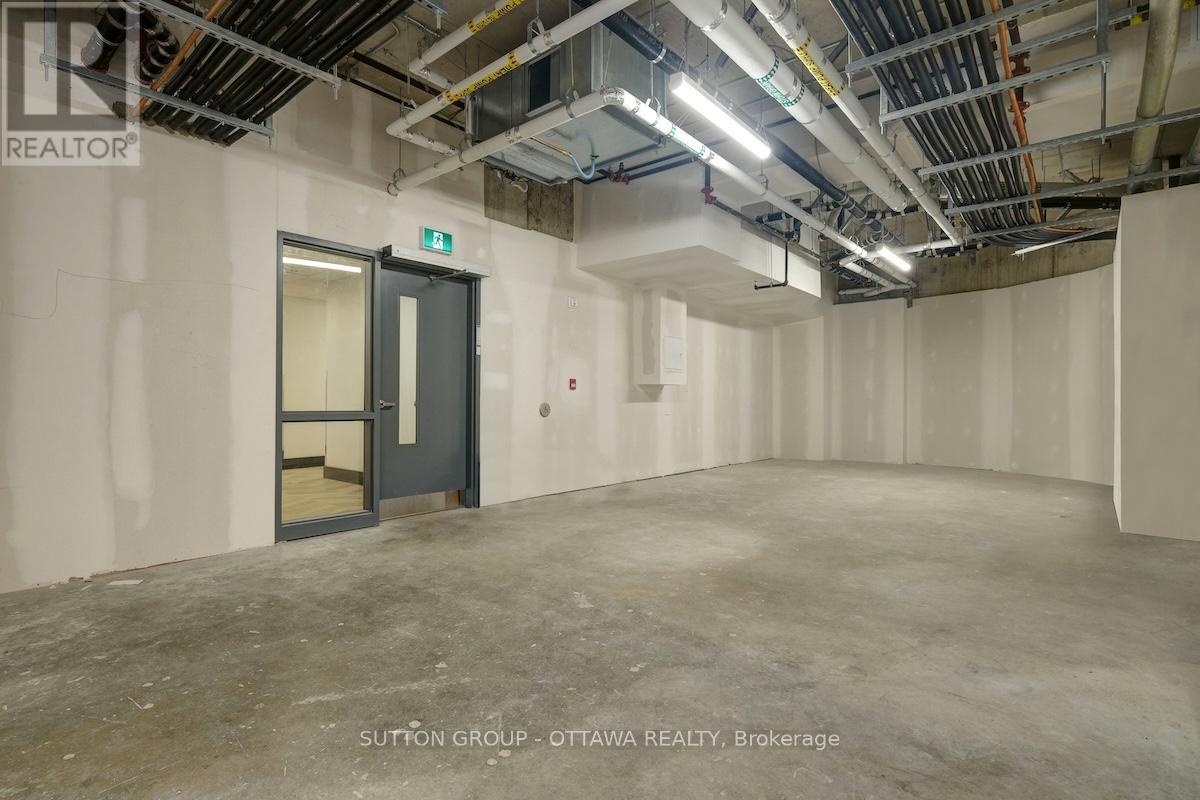 Retail for Rent in Ottawa – 399 WINSTON AVENUE, Ottawa – MLS# X12480803 - Image 21