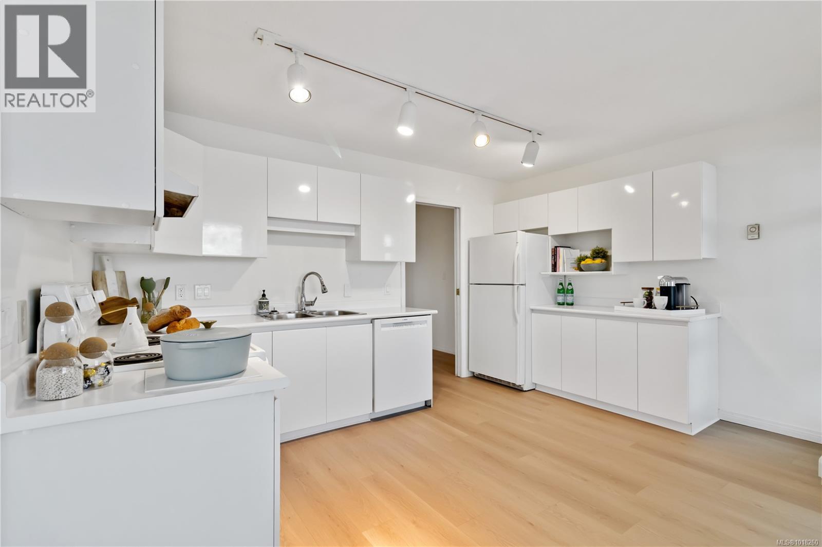 405 11 Cooperage Place, Victoria