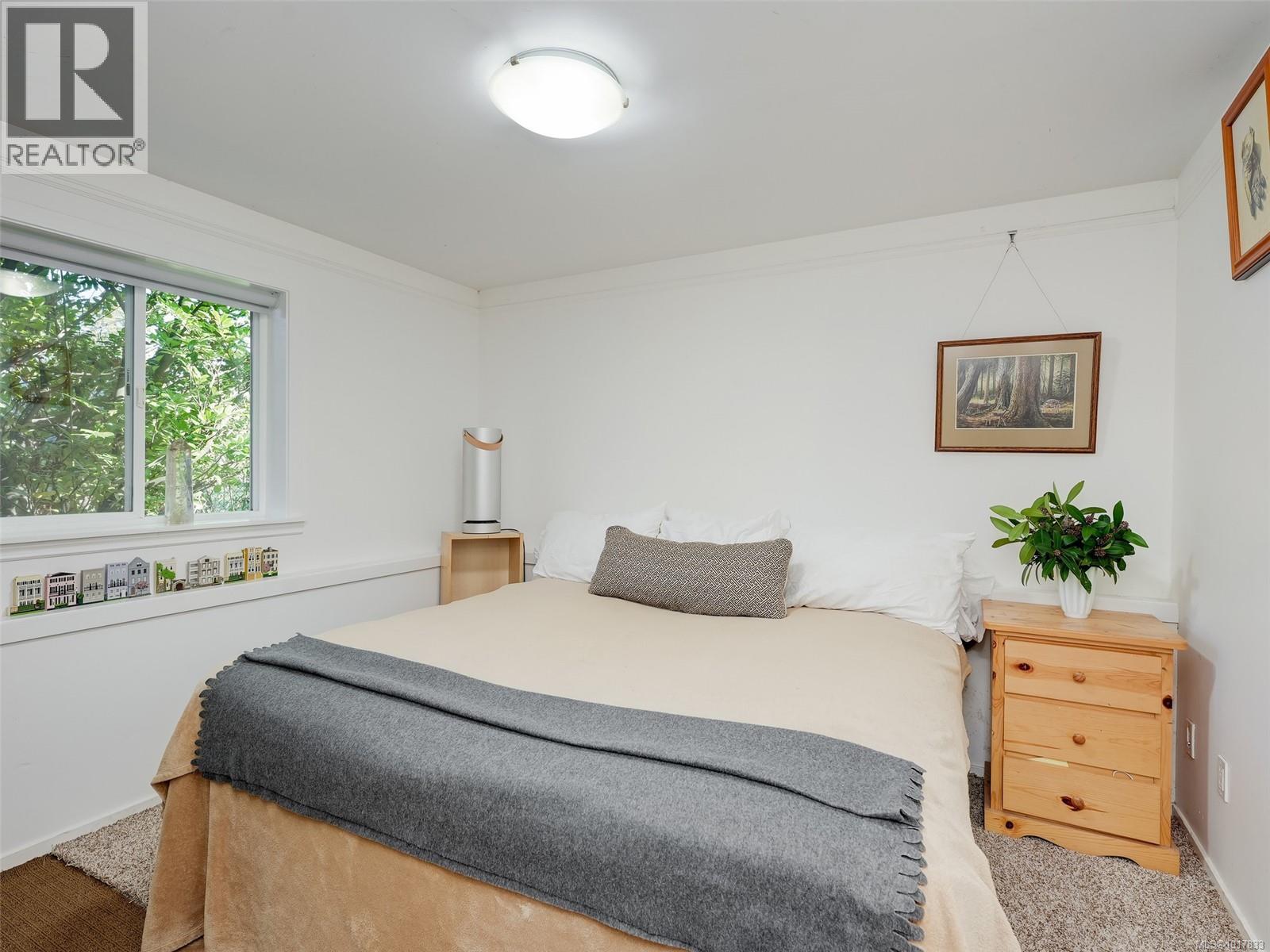 3221 Wascana Street, Saanich