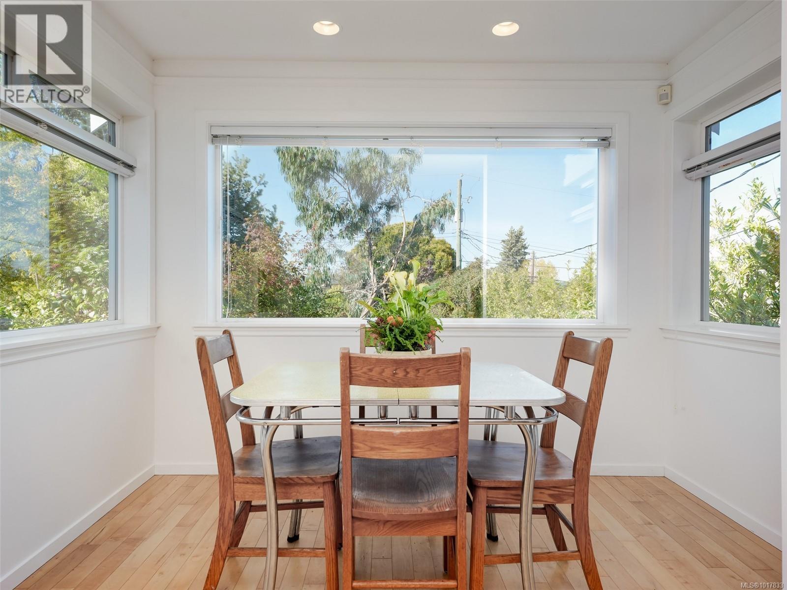 3221 Wascana Street, Saanich