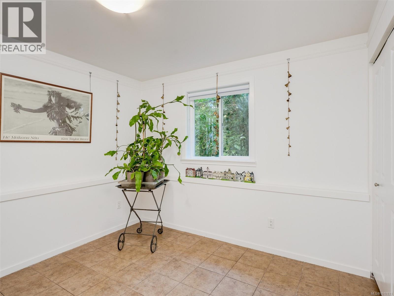 3221 Wascana Street, Saanich