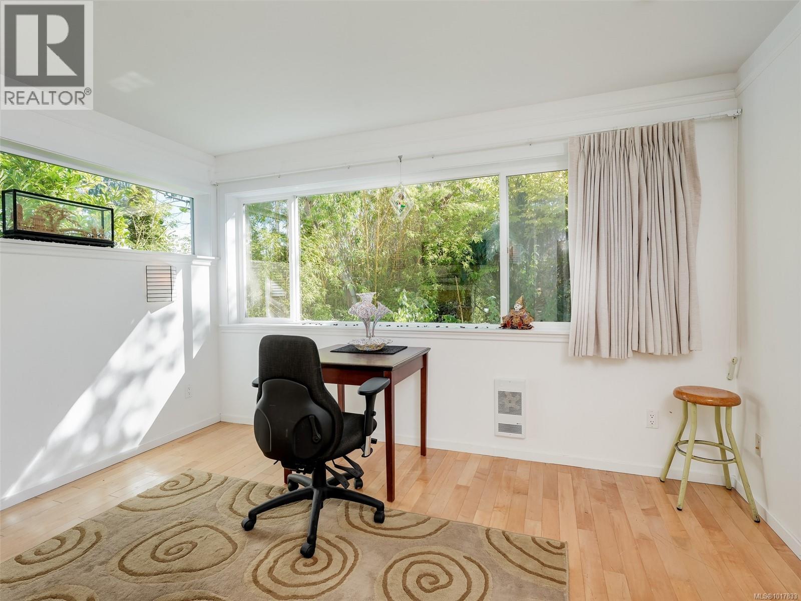 3221 Wascana Street, Saanich