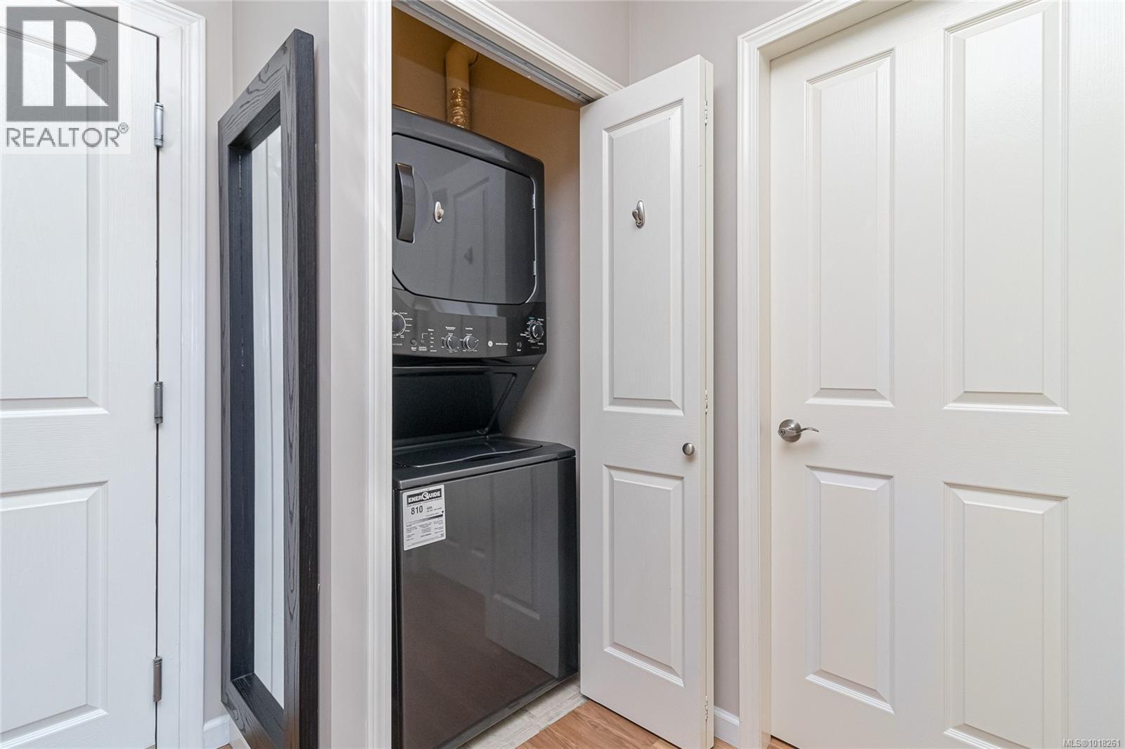 210 1959 Polo Park Crt, Central Saanich